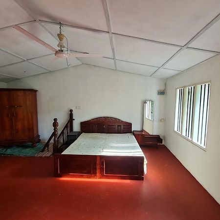 Hill Side Kings Villa Хикадува Екстериор снимка