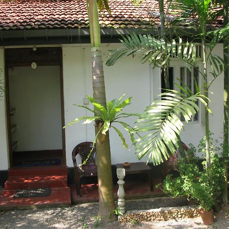 Hill Side Kings Villa Хикадува Екстериор снимка